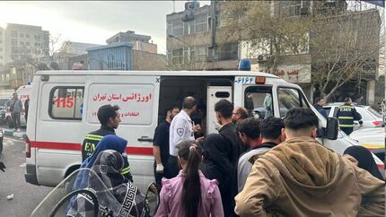 انفجار و تخریب ساختمان سه طبقه در تهران / ۲۱ تن مصدوم شدند