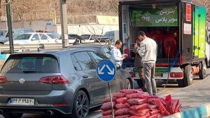 وزیر نفت از شروع عرضه بنزین سوپر وارداتی خبرداد