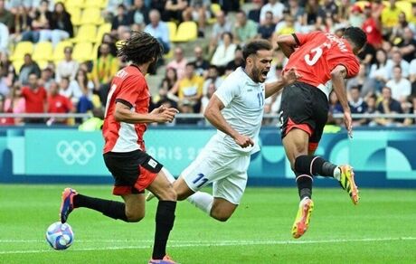 هافبک ازبکستانی تیم فوتبال پرسپولیس مصدوم شد