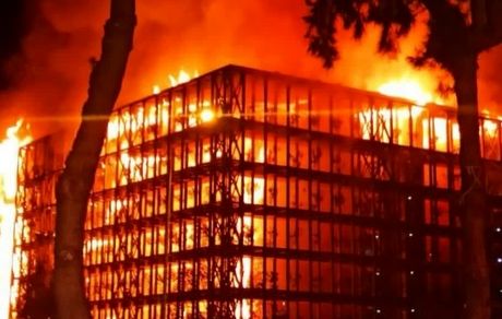 مهار آتش سوزی ساختمان در دست ساخت در مشهد