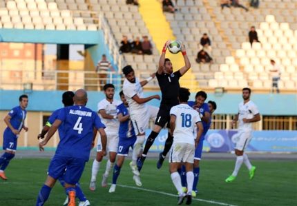 یک بازی لیگ برتر فوتبال بدلیل بارش برف به تعویق افتاد / ناظر: تکذیب می‌کنم