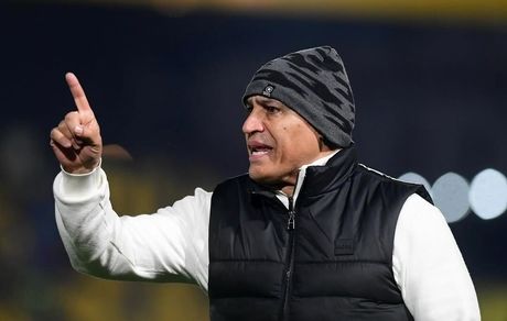 علیرضا منصوریان در عراق محروم و جریمه شد