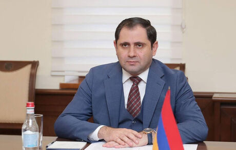 وزیر دفاع ارمنستان به ایران آمد