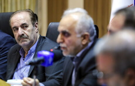 دژپسند: بخش خصوصی به تامین مالی کمک کند