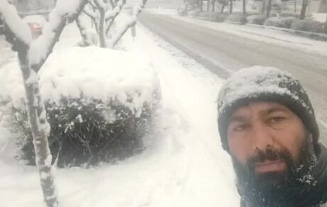 بارش برف آخرسالی در بجنورد و غافلگیری مردم / ویدئو