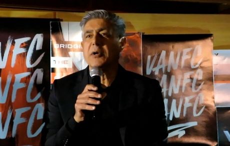 سرمربی سابق تیم ملی و پرسپولیس، مربی ونکوور کانادا شد