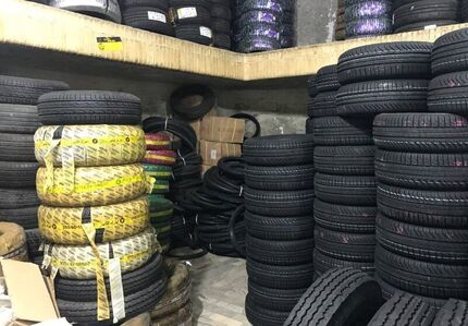 کشف انبار احتکار لاستیک در بیرجند