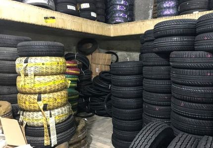 کشف انبار احتکار لاستیک در بیرجند
