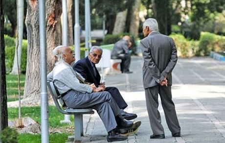 هدیه دولت سیزدهم به بازنشستگان کشوری/ ارائه خدمات بیمه تکمیلی