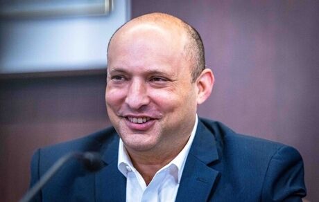 نخست وزیر سابق رژیم صهیونیستی به بیمارستان منتقل شد