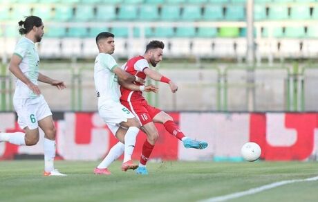 زور پرسپولیس به ذوب آهن ۱۰ نفره نرسید