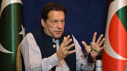 عمران خان، ۸ روز بازداشت شد