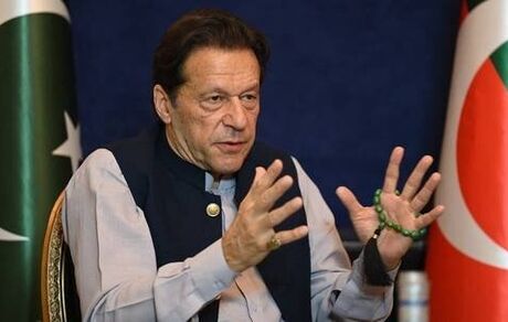 عمران خان، ۸ روز بازداشت شد