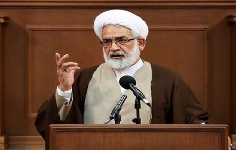 اعضای شورای شهر باید مقابل تجاوز به حقوق عامه بایستند