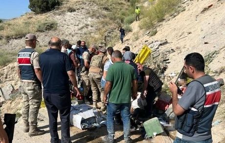 ۳۰ کشته و زخمی در سقوط اتوبوس به دره در ترکیه