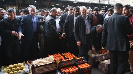 رئیس جمهور از میدان میوه و تره‌بار قدیم شهریار، سرزده بازدید کرد