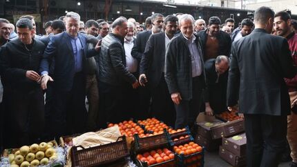 رئیس جمهور از میدان میوه و تره‌بار قدیم شهریار، سرزده بازدید کرد