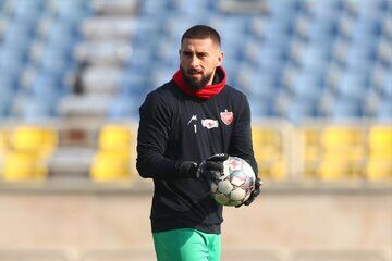 خبر بد شبانه: گلر پرسپولیس مصدوم شد