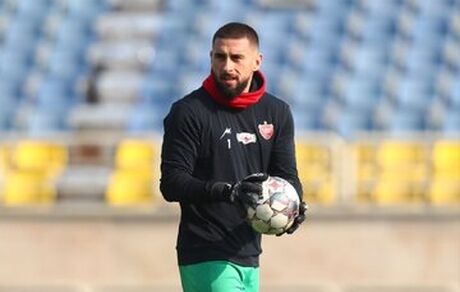 خبر بد شبانه: گلر پرسپولیس مصدوم شد