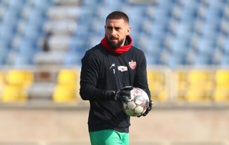 خبر بد شبانه: گلر پرسپولیس مصدوم شد