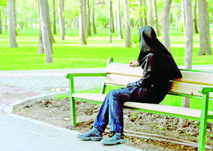 فرار مینا دختر ۱۸ ساله از خانه پدری/ برای مجرد بودنم نقش بازی می کردم!