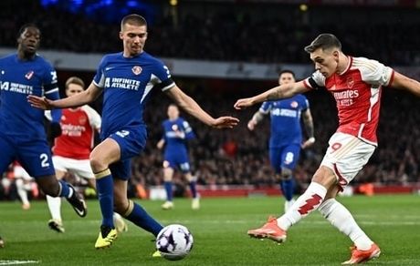 آرسنال، چلسی را تحقیر کرد و صدرنشین ماند