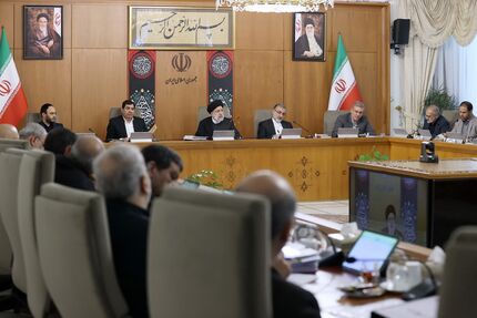 رئیسی: اعضای دولت رهنمودهای رهبر انقلاب را تکلیف اداری و دستور کار الزامی خود بدانند