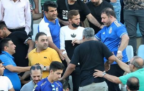 هواداران استقلال را کتک زدند + ویدئو