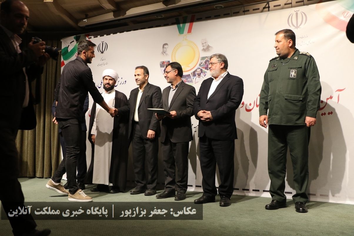 آیین تجلیل از قهرمانان و مدال‌آوران ورزش استان آذربایجان‌غربی / تصاویر