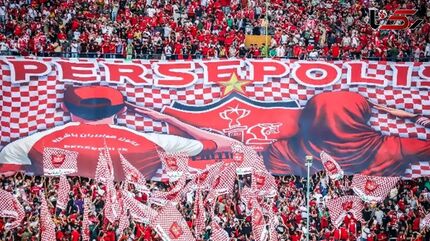 شعار هواداران پرسپولیس علیه مدیرعامل و سرمربی