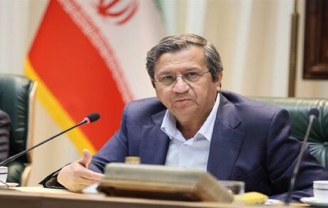 همتی: تورم تیرماه نسبت به خردادماه نصف شد
