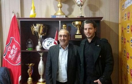 آرفی از پرسپولیس شکایت کرد