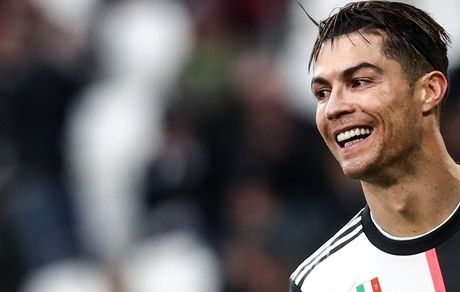 رونالدو: بوفون به خاطر گلی که به او زدم به من تبریک گفت
