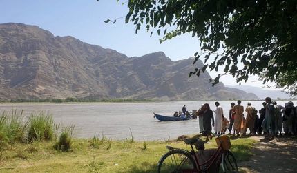 جان باختن ۲۰ نفر بر اثر واژگونی قایق در افغانستان
