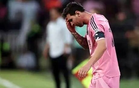 مسی مصدوم شد و پیام داد