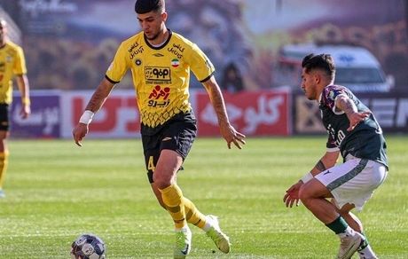 سپاهان در دربی اصفهان، با گل‌باران ذوب آهن به صدر لیگ برتر برگشت