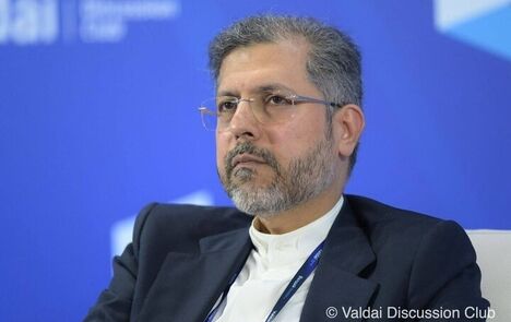 معاون عراقچی: آشفتگی در نظام تصمیم‌گیری آمریکا به حداکثر خود رسیده است / دوران تصور شکست ناپذیری ایالات متحده به سر آمده است