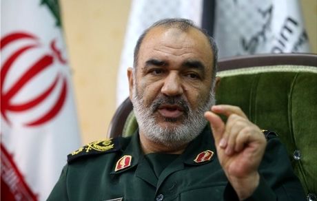 تاکید سردار سلامی بر نداشتن مسئولیت سپاه برای توقف پروازهای مسافربری 