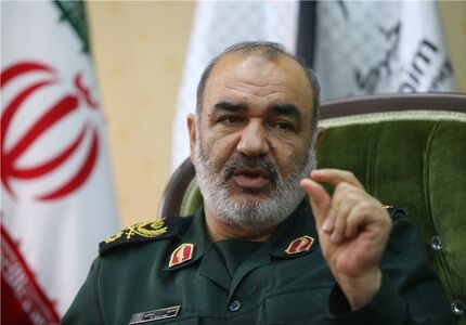 تاکید سردار سلامی بر نداشتن مسئولیت سپاه برای توقف پروازهای مسافربری 