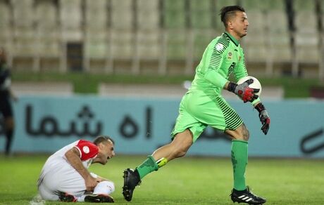 پرسپولیس متوقف شد، لک پیشرفت کرد 