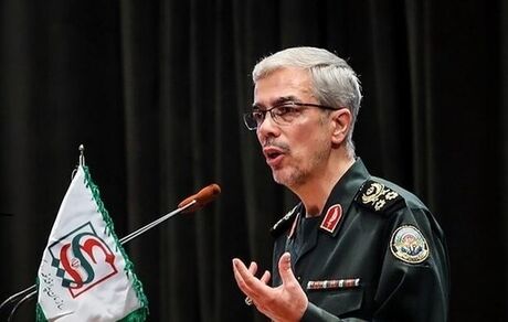 رئیس ستادکل نیروهای مسلح: برای اجرای بیانیه گام دوم نیازمند فرماندهان شجاع و انقلابی هستیم