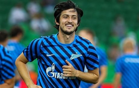 سردار آزمون گلش را به چه کسانی تقدیم کرد؟