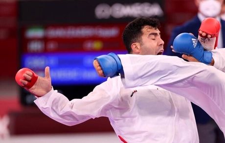 صعود گنج‌زاده به نیمه نهایی کاراته المپیک/ هفتمین مدال ایران قطعی شد