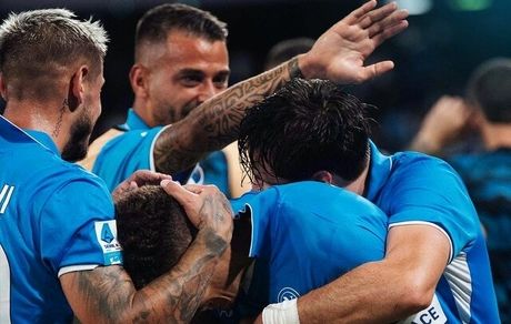 صعود دوباره ناپولی به صدر سری آ / فیورنتینا روی نوار برد