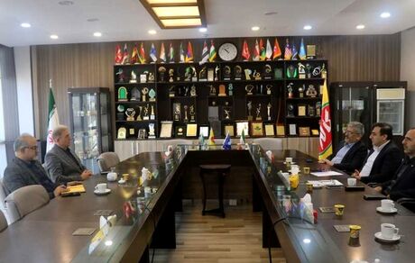 بازدید معاون مدیرعامل بانک مسکن از شرکت‌های «سولیکو کاله» و «سیم و کابل آمل»
