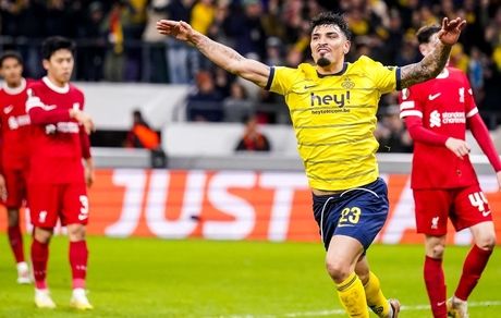 لیگ اروپا: لیورپول باخت / رم و لورکوزن بردند