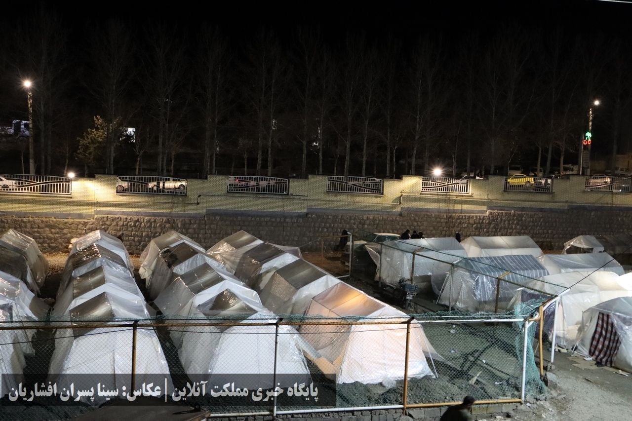 ادامه روزهای اسکان زلزله‌زدگان خوی در چادر