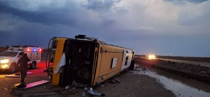اتوبوس مشهد قم واژگون شد