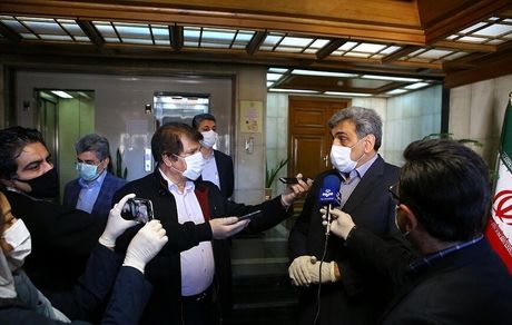 واکنش حناچی به شائبه‌ها درباره غیبت در هیات دولت