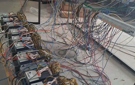  ۱۰۷ دستگاه استخراج رمز ارز در قم کشف و ضبط شد